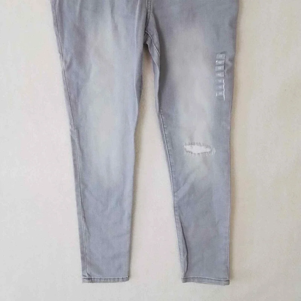 OshKosh Mid Rise Jegging‎ Girl's Size 10 in Light Wash Denim w/ Distressing